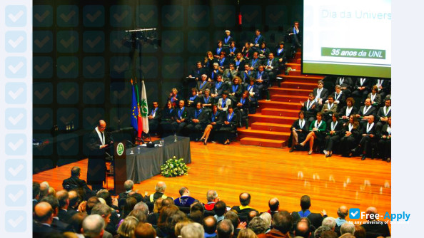Foto de la New University of Lisbon #3