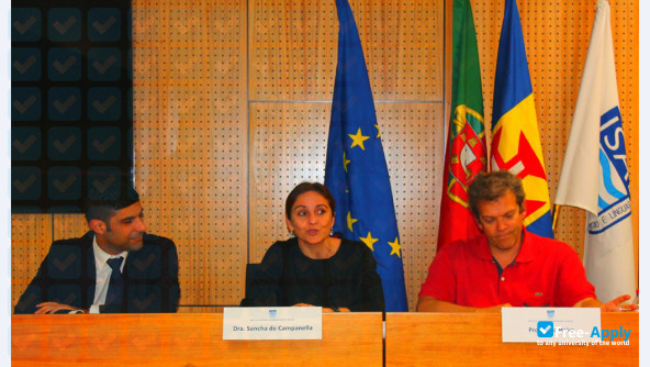 Foto de la Instituto Superior de Administração e Linguas (Funchal) #13