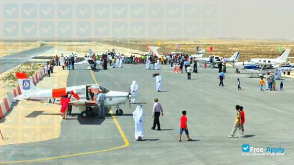 Foto de la Qatar Aeronautical College #2