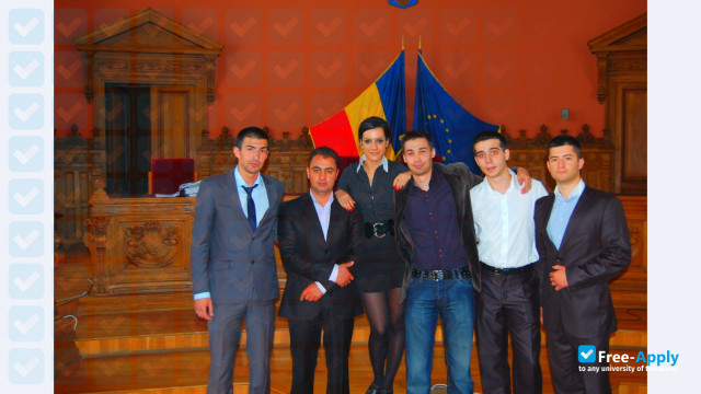 Photo de l’Romanian-American University #6
