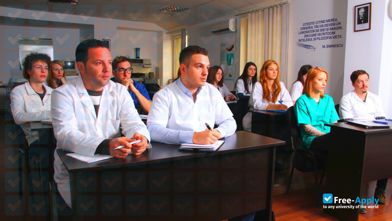 Apollonia Universit photo #8