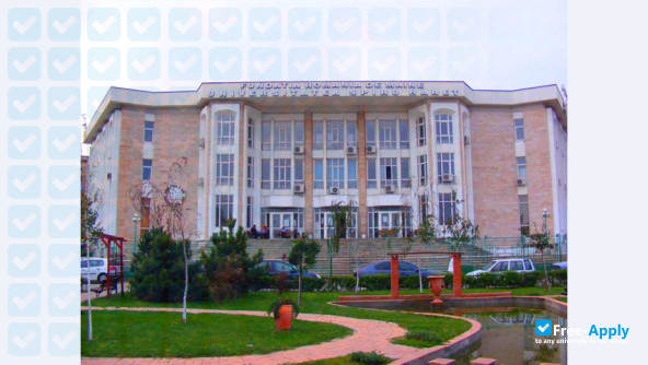 Foto de la Spiru Haret University #8