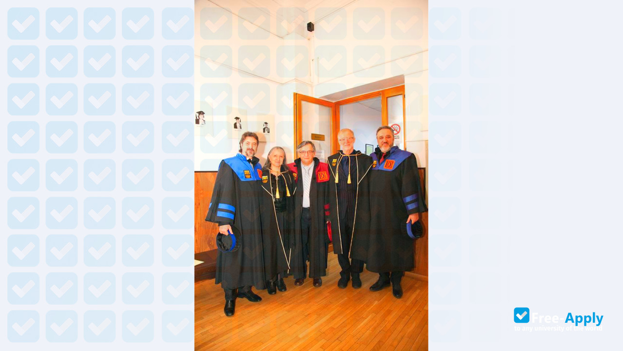 Caragiale University of Theatrical Arts and Cinematography фотография №12