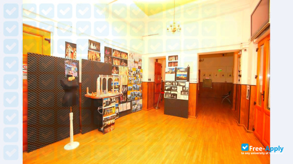 Caragiale University of Theatrical Arts and Cinematography фотография №5