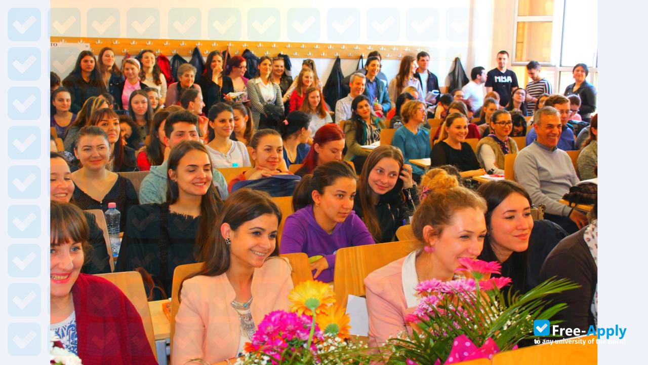 Photo de l’“Vasile Alecsandri” University of Bacău #13