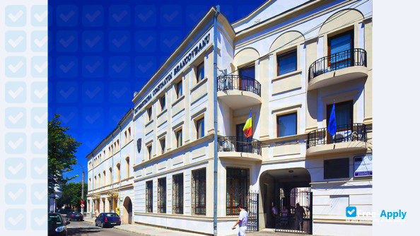 Photo de l’Constantin Brâncoveanu University #9