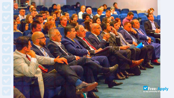 Photo de l’Constantin Brâncoveanu University #8