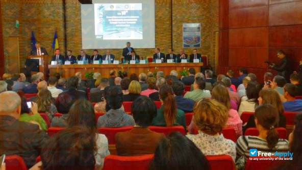 Photo de l’Constantin Brâncoveanu University #7