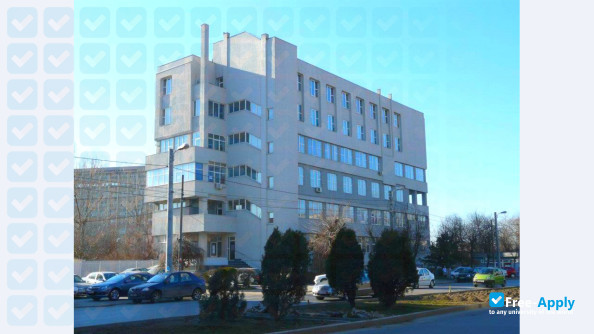 Photo de l’University of Medicine and Pharmacy Craiova #1