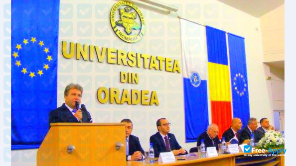 Foto de la University of Oradea #2