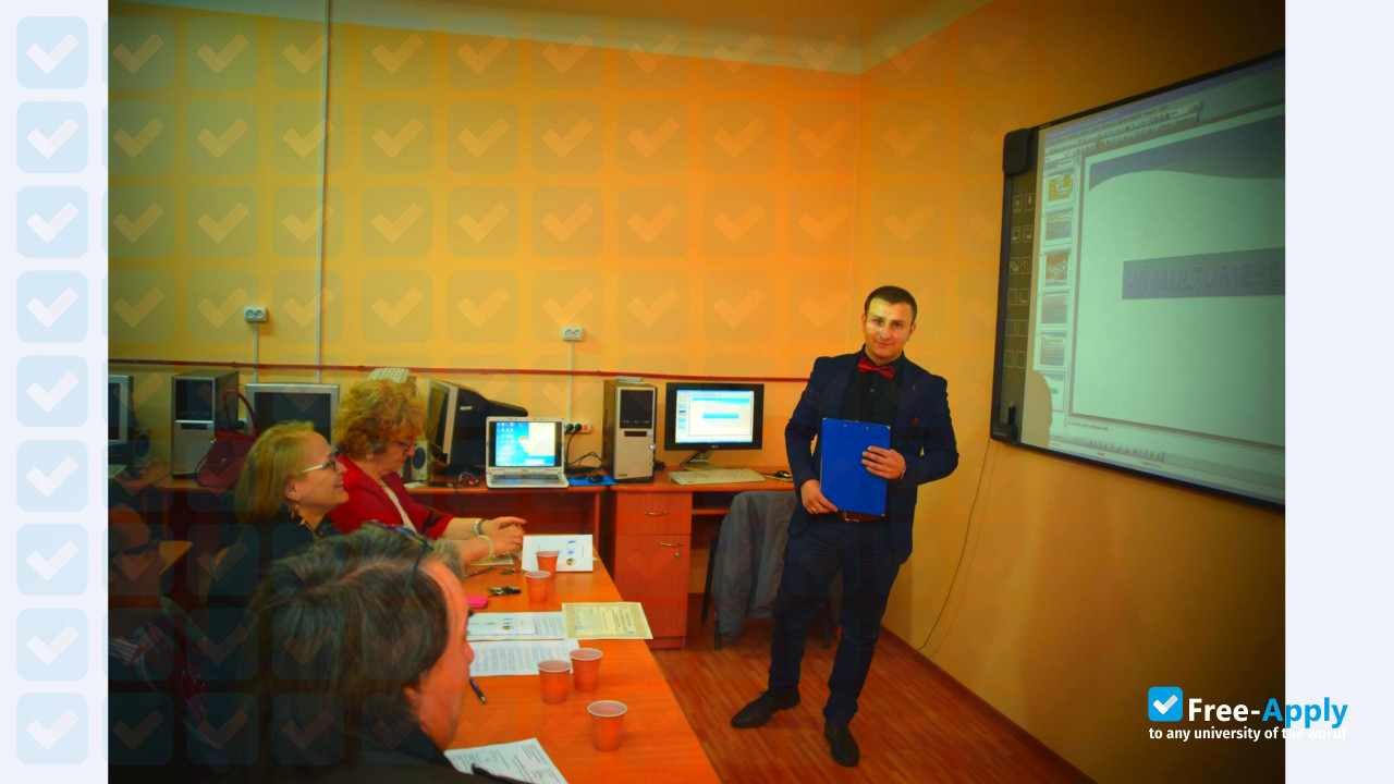 Photo de l’University of Petroșani #11