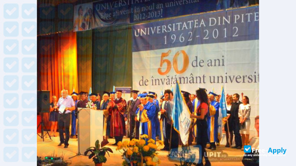 Foto de la University of Piteşti #2
