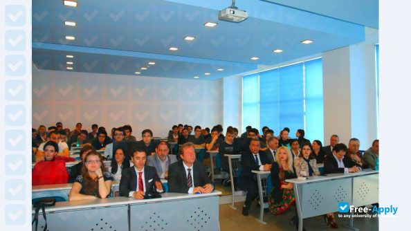Titu Maiorescu University фотография №3