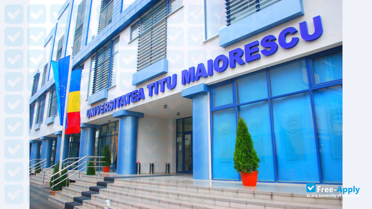 Titu Maiorescu University фотография №5