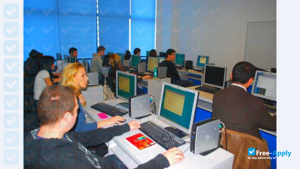 Titu Maiorescu University фотография №2