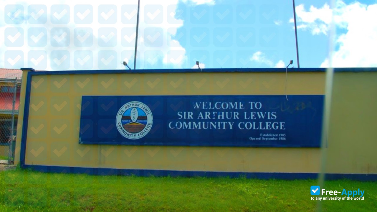 Sir Arthur Lewis Community College фотография №3