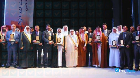 Foto de la King Saud bin Abdulaziz University for Health Sciences #3