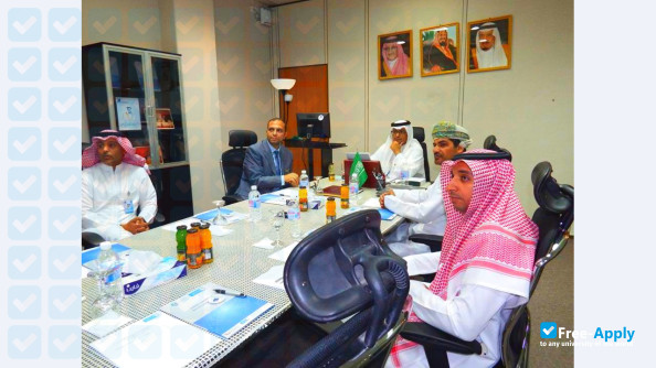 Foto de la King Saud bin Abdulaziz University for Health Sciences #4