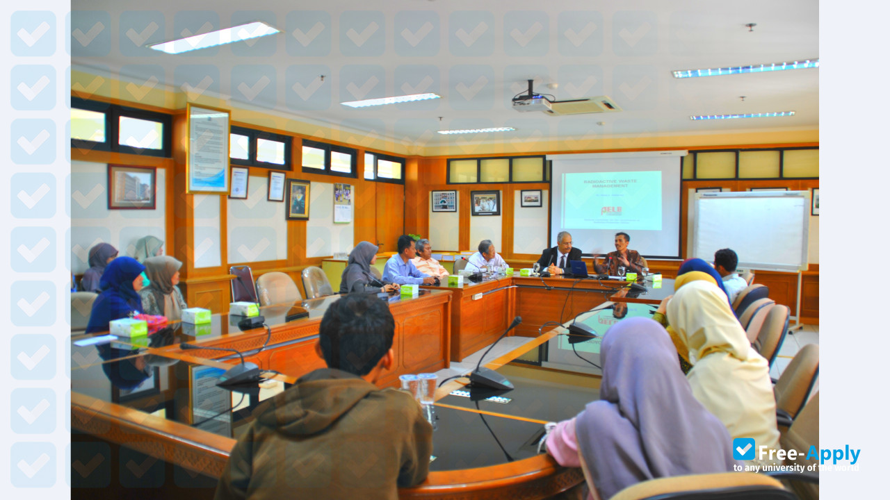 Umm Al Qura University photo #3