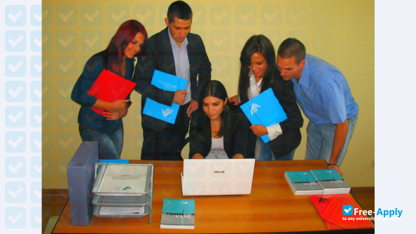 Foto de la Higher School of Professional Business Studies #1