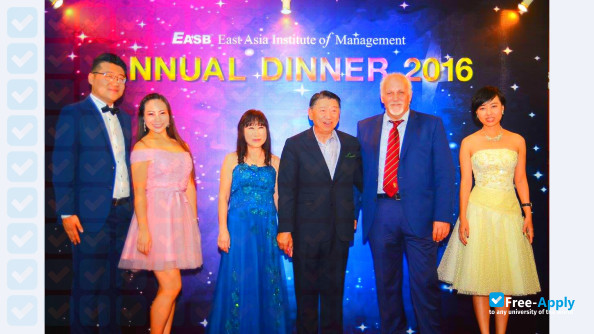 Foto de la EASB East Asia Institute of Management #4