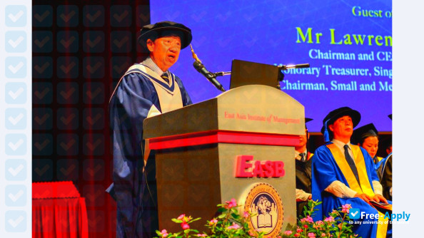Foto de la EASB East Asia Institute of Management #12