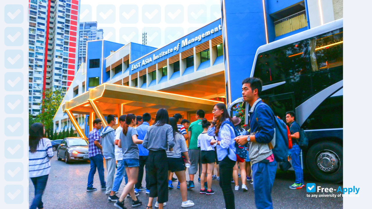 Foto de la EASB East Asia Institute of Management #2