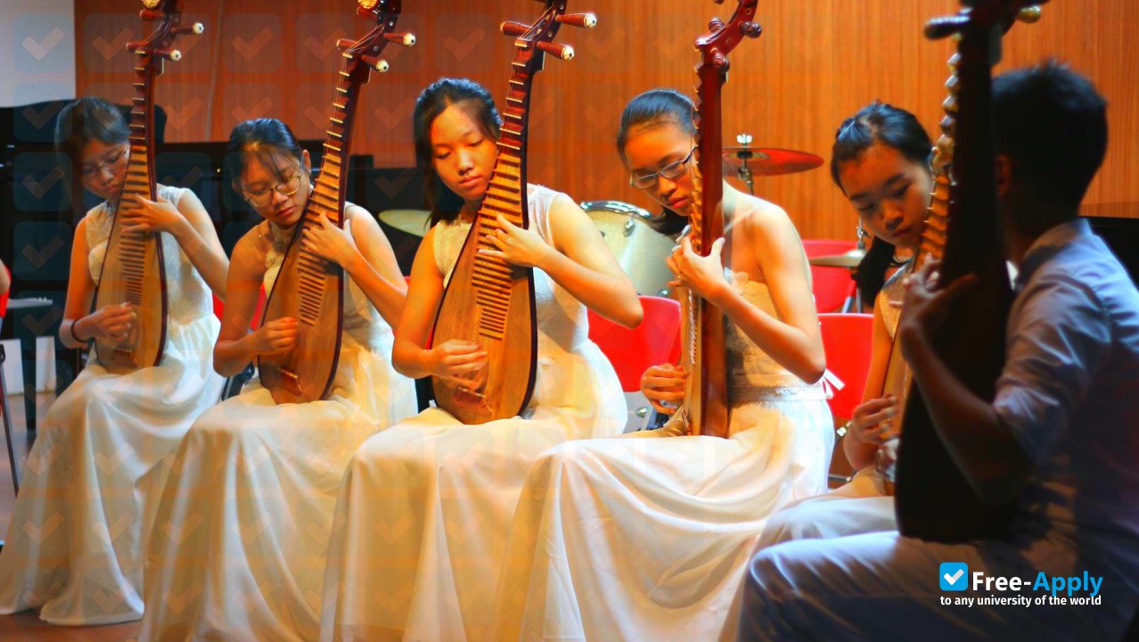 Foto de la Singapore Raffles Music College #14