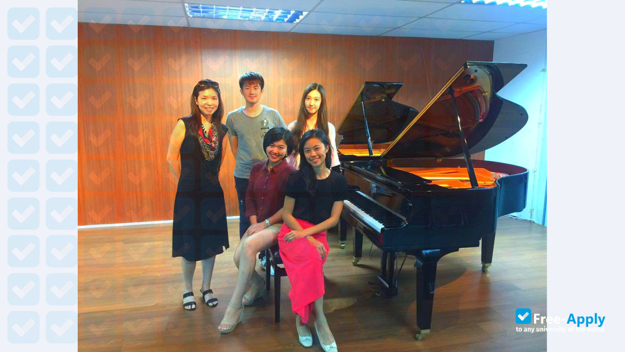 Foto de la Singapore Raffles Music College #7