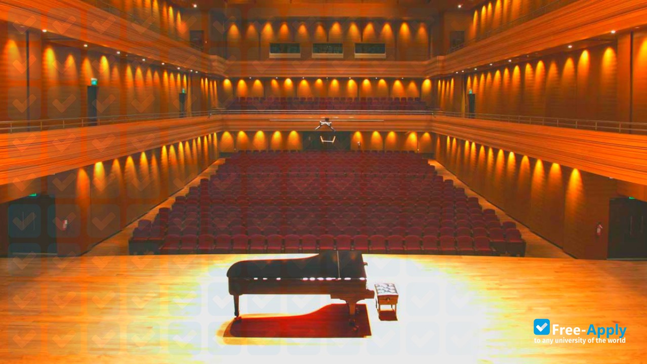 Foto de la Yong Siew Toh Conservatory of Music #14