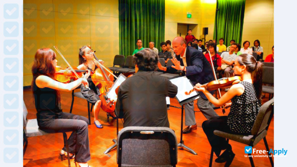 Foto de la Yong Siew Toh Conservatory of Music #8