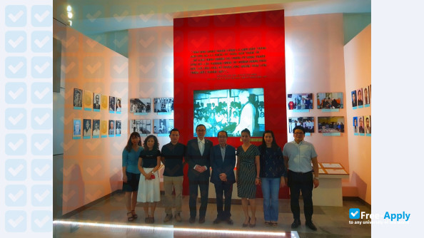 Hanoi University of Industrial Fine Arts photo #3