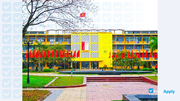 Foto de la Hanoi University of Science & Technology #2