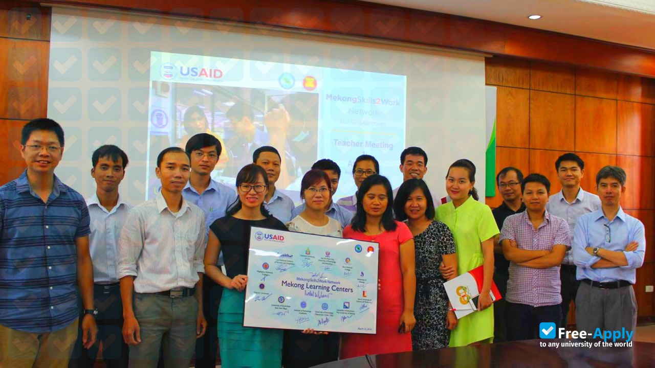 Foto de la Hanoi University of Science & Technology #4