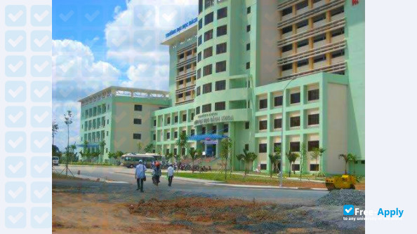 University of Engineering and Technology Ho Chi Minh City photo #4