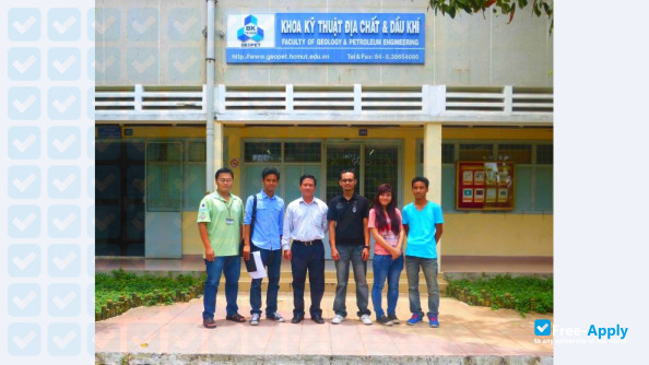 University of Engineering and Technology Ho Chi Minh City photo #5