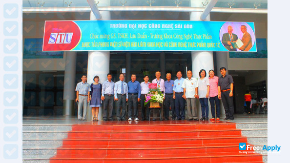 Foto de la Saigon Institute of Technology #6