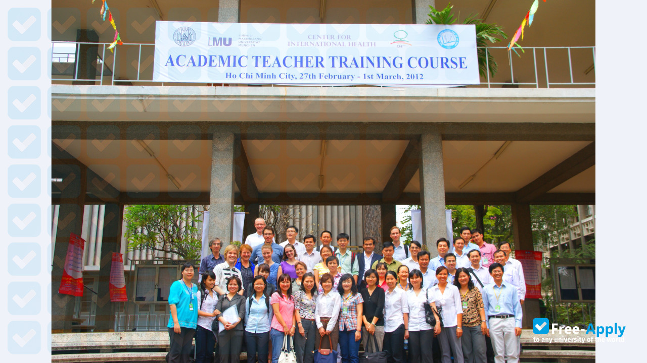 Saigon University photo #2