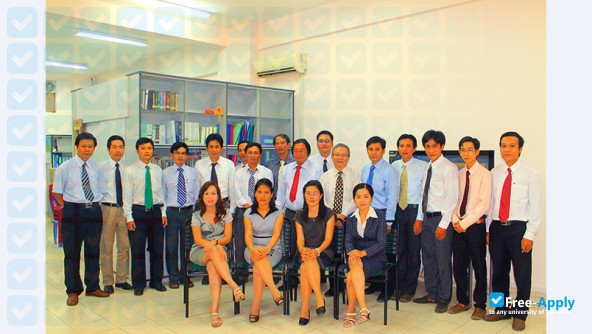 Saigon University photo #4