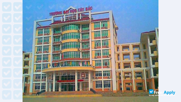 Foto de la Tay Bac University #5