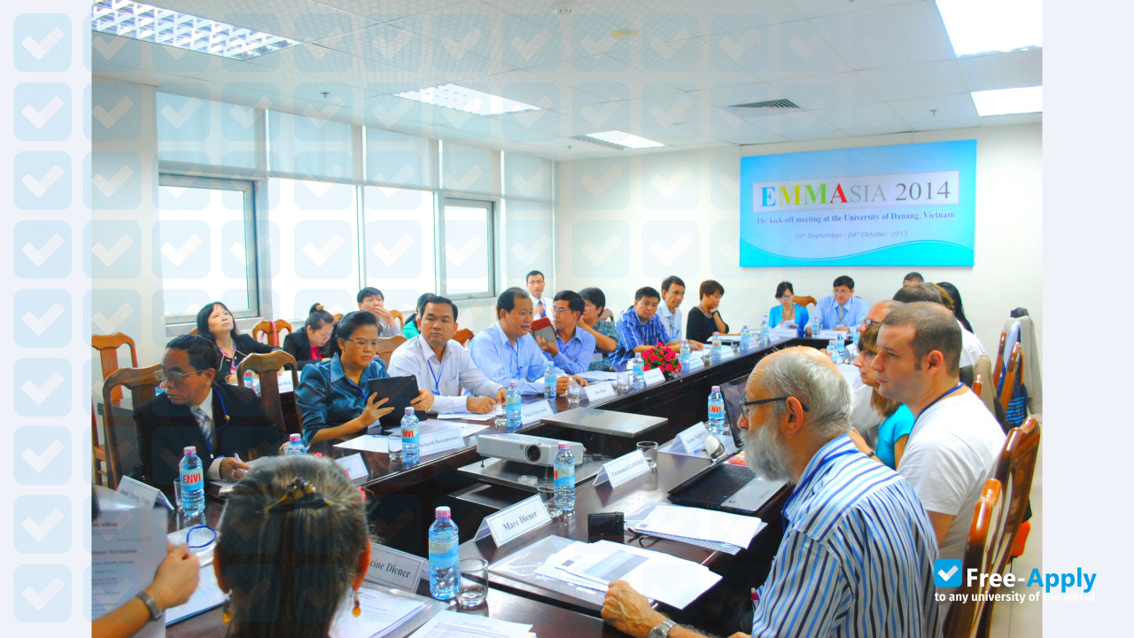 Foto de la University of Da Nang #4