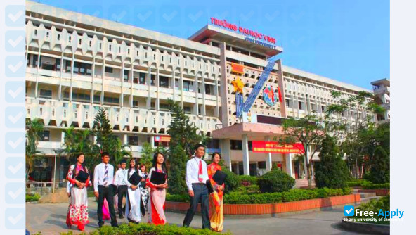 Foto de la Vinh University #3