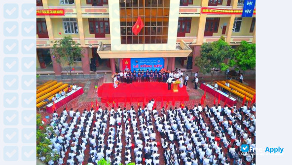 Foto de la Vinh University #5