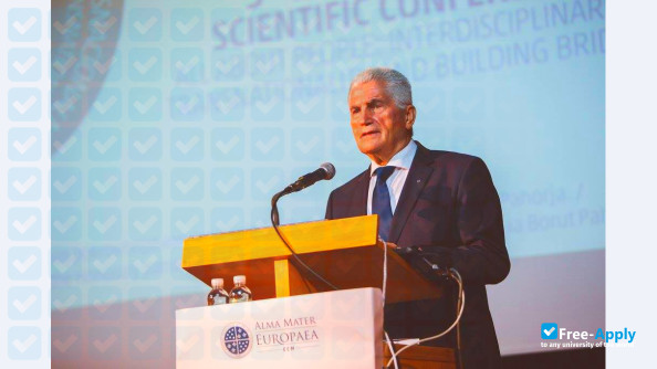 Foto de la Alma Mater Europaea #28