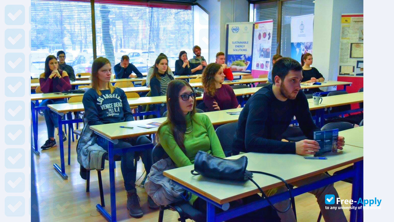 Foto de la Alma Mater Europaea #31