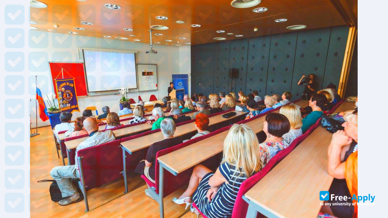Foto de la Alma Mater Europaea #24