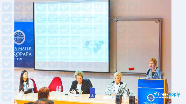 Foto de la Alma Mater Europaea #2