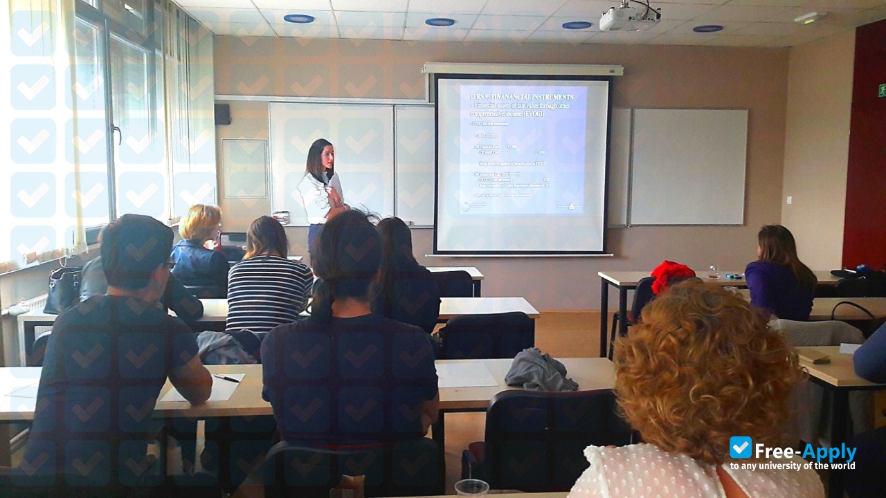 Foto de la College of Accounting Ljubljana #9