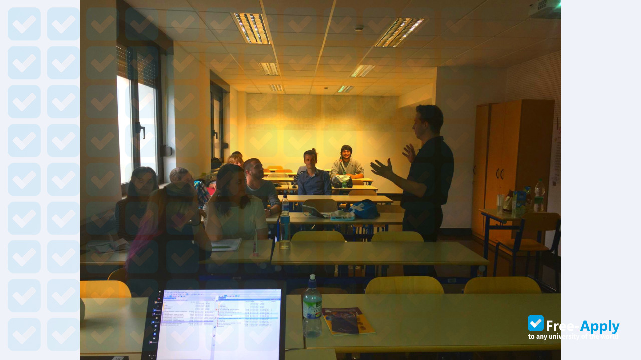 Photo de l’Faculty of Applied Social Studies #10