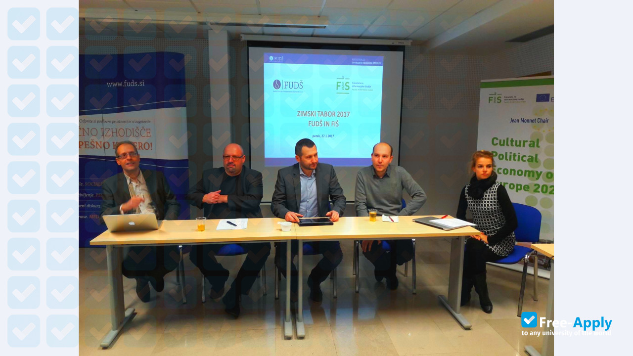 Photo de l’Faculty of Applied Social Studies #24